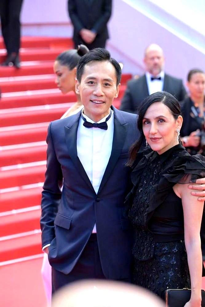 男人这辈子，原来只爱一种人。你看刘烨，娶了法国妻子安娜，一句法语不会，照样过