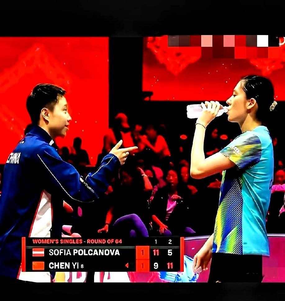 谁能想到，治好陈熠“犟嘴”毛病的，竟然是个28岁的新教练。WTT新加坡大满贯