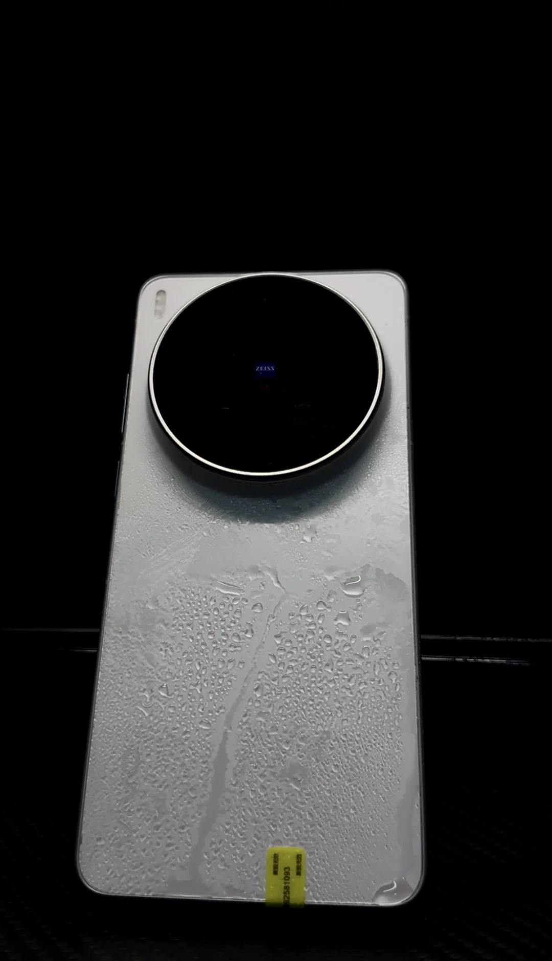 为什么越来越多人最后选了x300Ultra？今天必须聊聊很多人吹vivox50