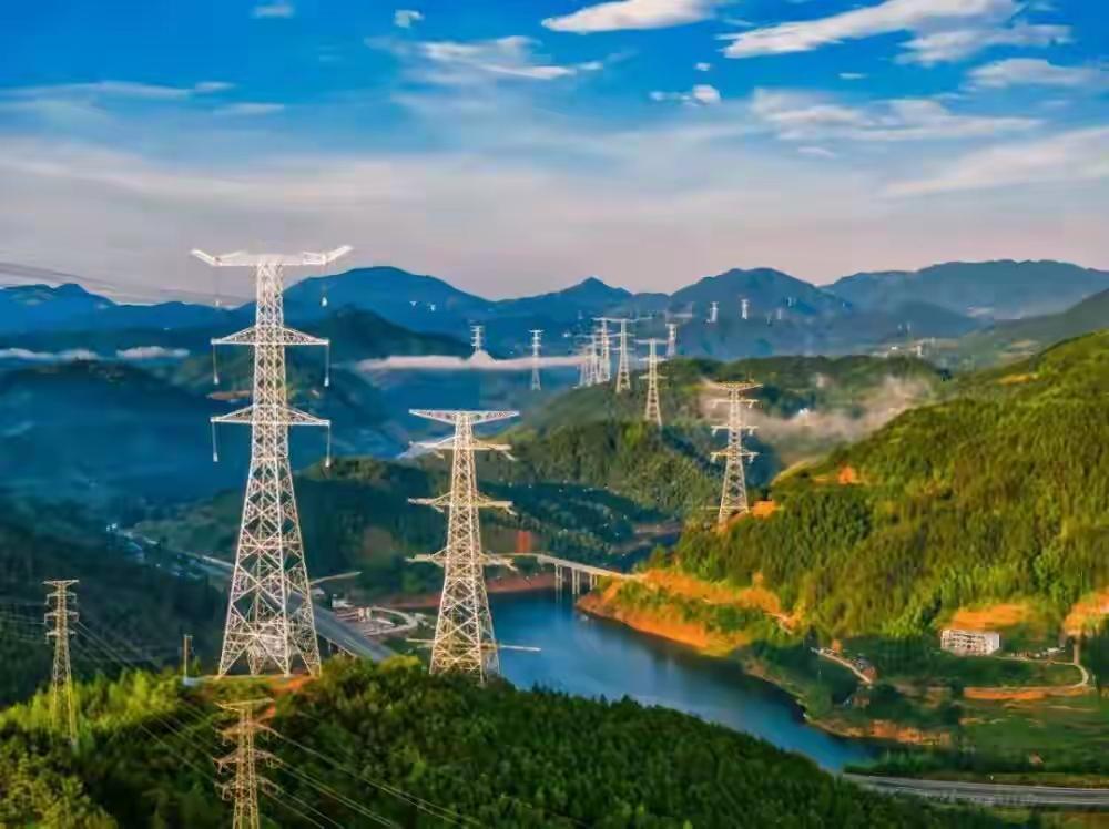 越南工厂连夜迁回中国！中国“电力自由”才是王牌，便宜又稳定谁能比？别再只吹