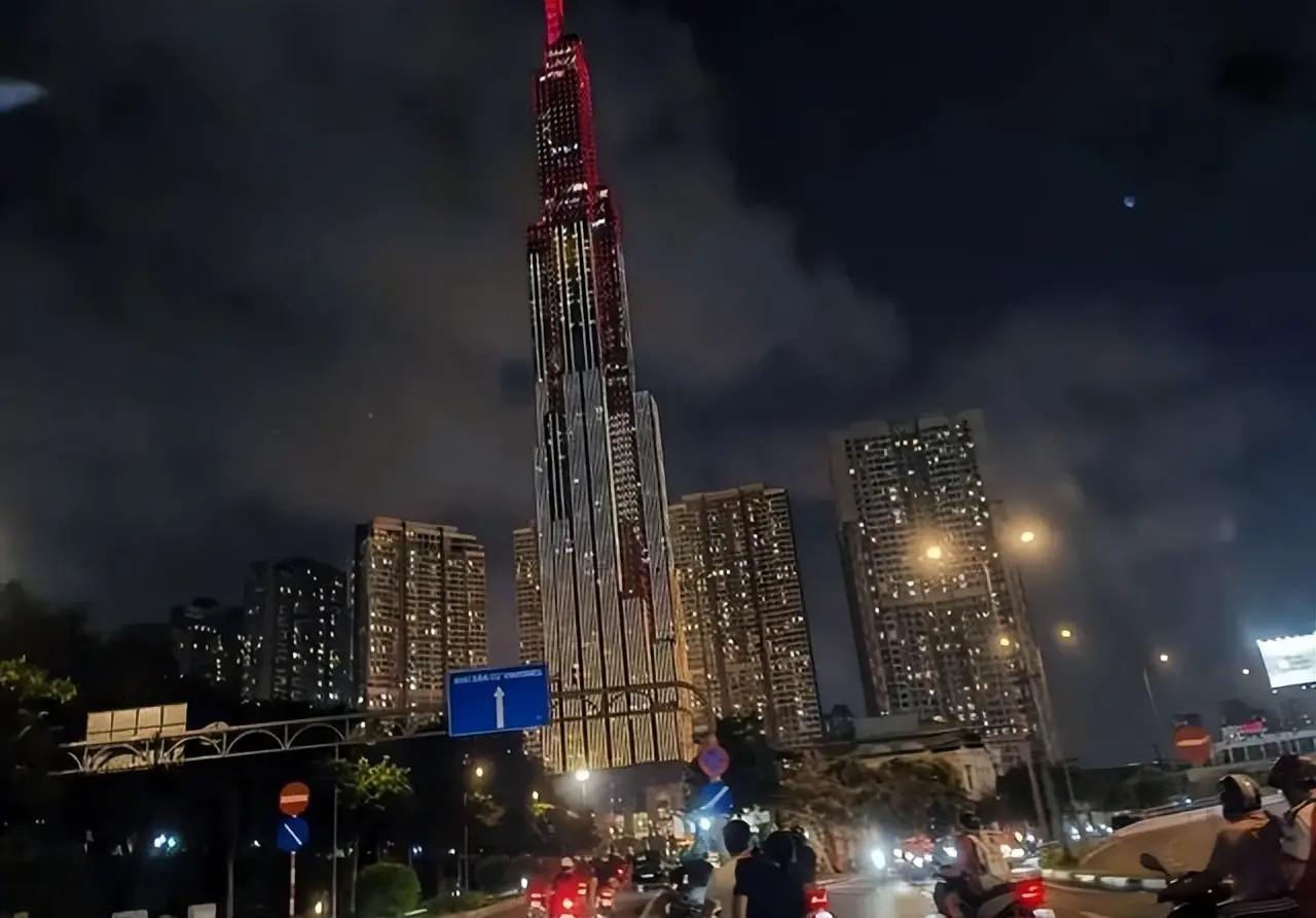 越南赢麻了，半年进出口冲到5000多亿美元，放到中国各省里比较，已经是非常靠前的
