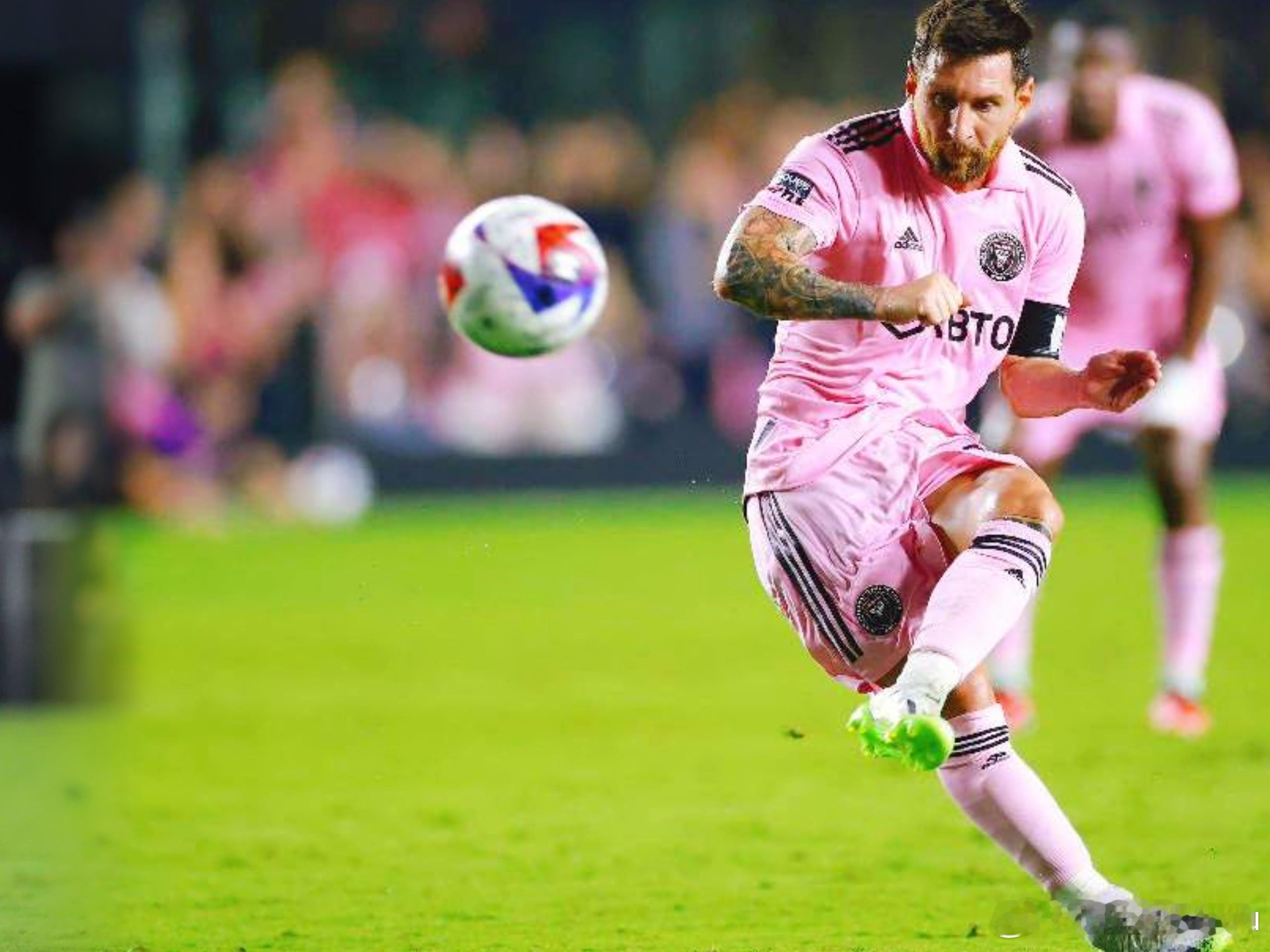 梅西左路再无阿尔巴：那些藏在传球里的，是足球最珍贵的默契当阿尔巴的