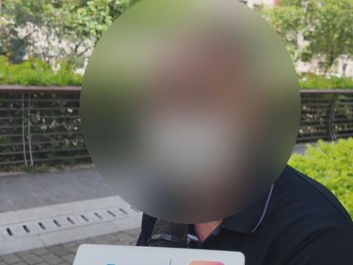 广东一男子30年前花4055块买保险，合同上白纸黑字写着“60岁后按月领取50万