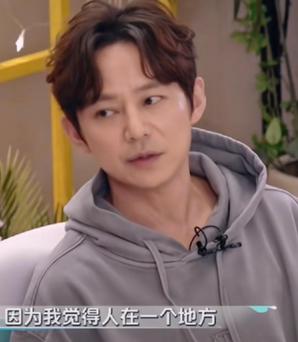何炅:“我觉得人在一个地方，或者在同一件事情里面待久了，其实会慢慢的就是会退步，