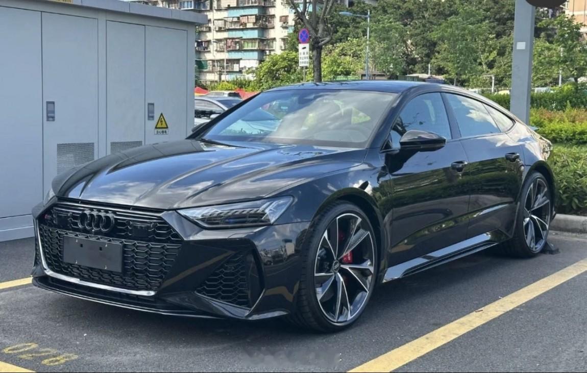 奥迪RS7Sportback2022年07月上牌，18500公里一手原版0出