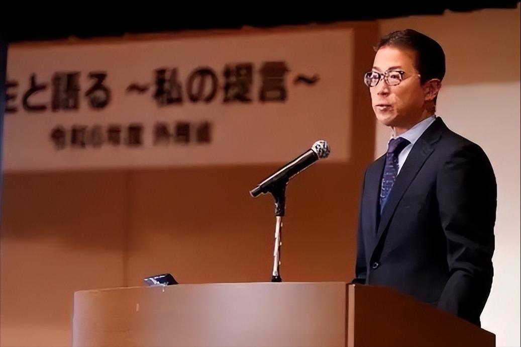 日本外务省发言人北村俊博：中方应当尊重日本领导人，不得直呼其名！10月7日，日本