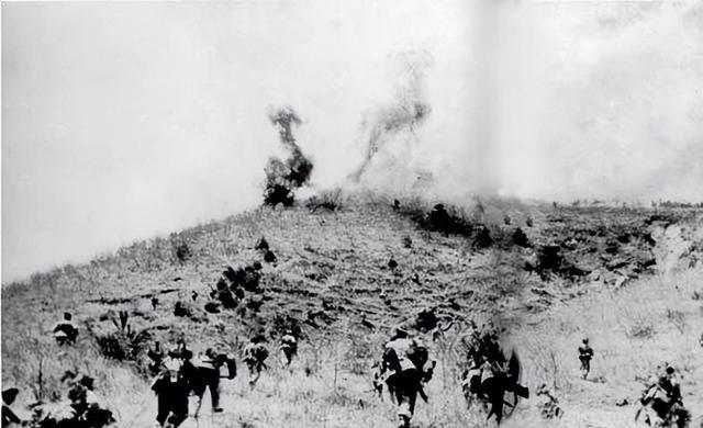 1953年在朝鲜战争接近尾声时，时任营参谋长的白玉才却因畏战叛逃美军，成为了志愿