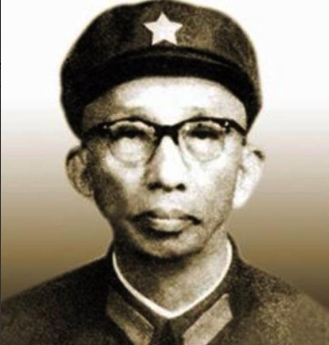 1955年，开国少将李迎希，因为误会，授衔时评低了一级，他心里不舒坦，就写信给粟