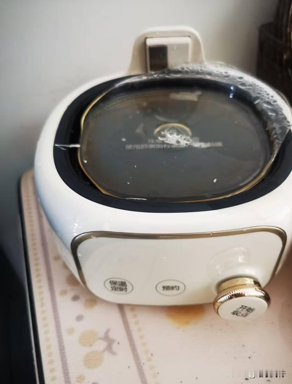 国产小家电、小厨电还是得信老牌子，比如美的之类的。所谓的什么苏泊尔、九阳之类的只