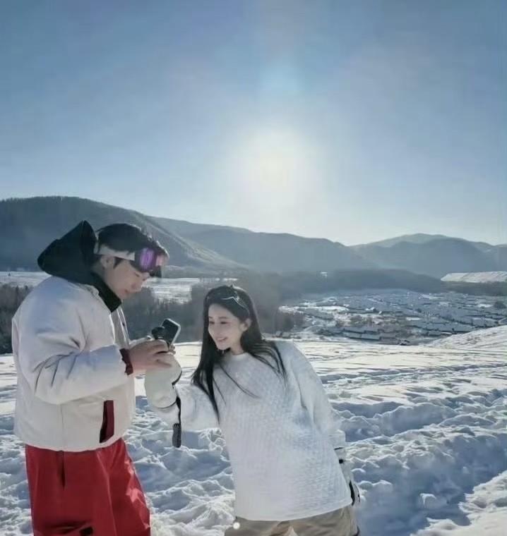 韦雪直接承认小儿子是秦奋的娃，还说儿子去秦奋家叫回家！关键是她靠自己打拼，不到一