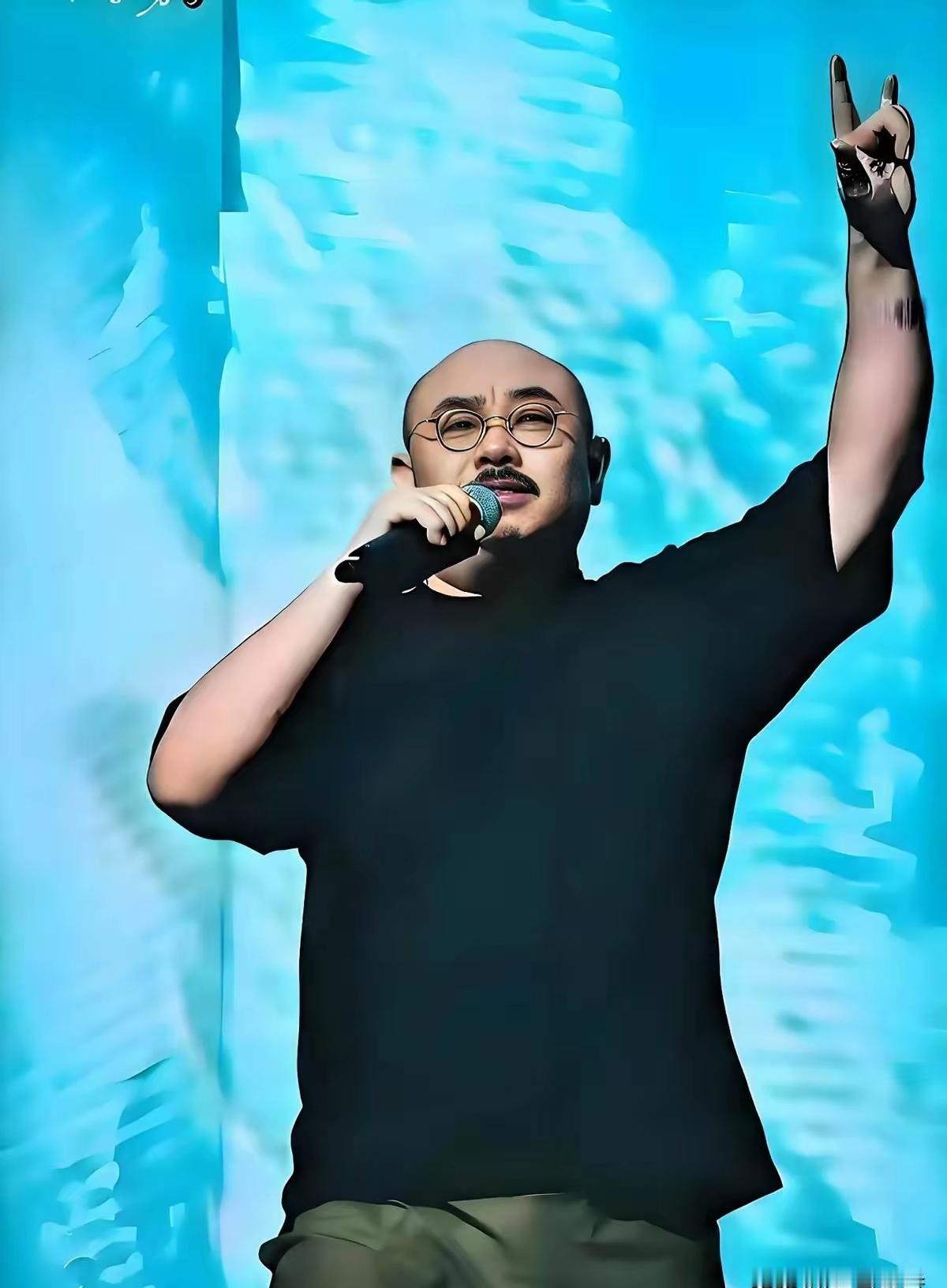 刀郎啥也没说“别涨价”，乌鲁木齐的酒店还真就没敢涨！这事儿听着就爽，不是谁逼的，