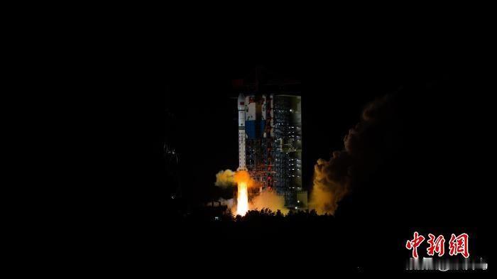 凌晨2点，中国悄悄干了一件大事：你的手机以后直连卫星。北京时间2026年5月31