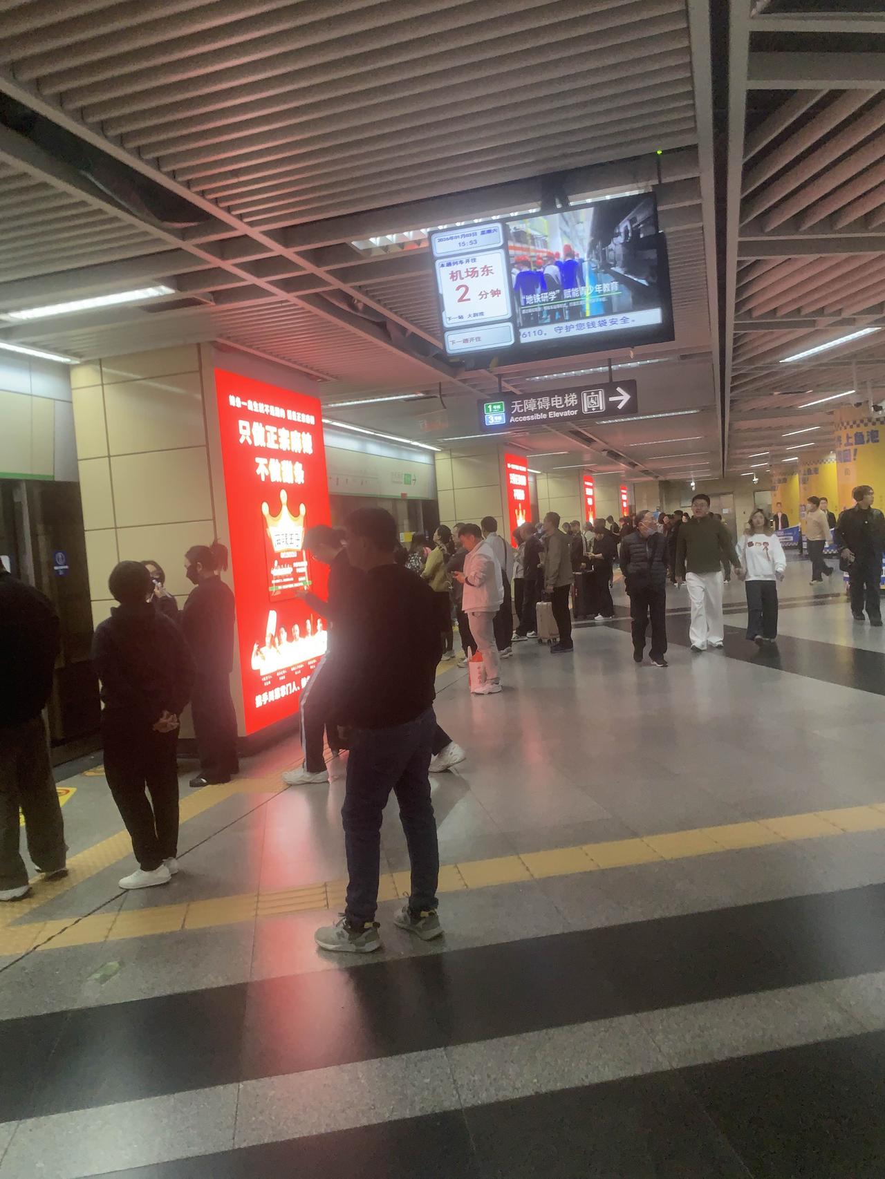 家里有多少存款才有安全感呢？1.一般家庭有7万，基本够生活开销。2.小康生活