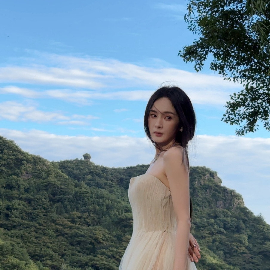 谢谢这个杨幂，新的pyq背景图🈶[爱心][爱心]​​​