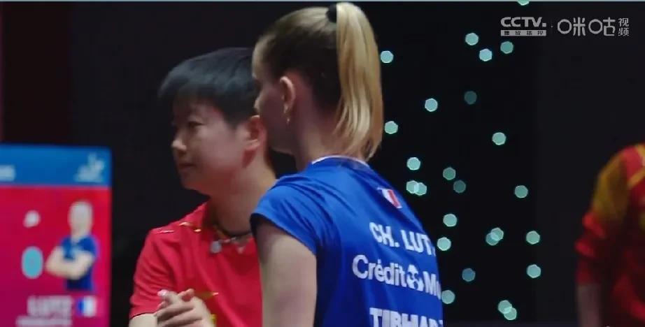 莎莎被对手惹毛了后果很严重看这气乎乎的小脸这个小美女开局很凶猛莎莎下手越