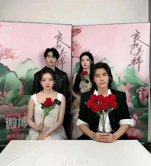 任敏此沙一点也不想营业？俩人中间空隙能开个正新鸡排了…下周去录制星期六你俩体面一