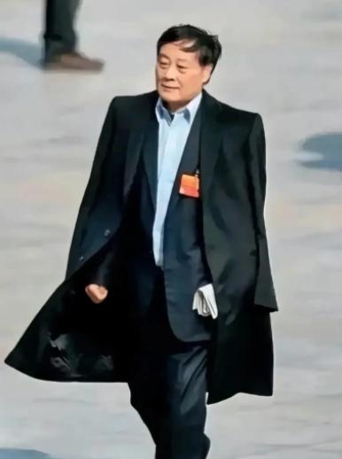 宗庆后的局？汇丰银行的声明像块试金石，瞬间让各方现了原形。小杜那边起诉书