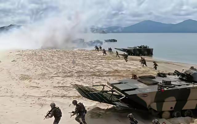 中国军力被美日韩唱衰？网友犀利反问：日本70年没实战哪来的经验！