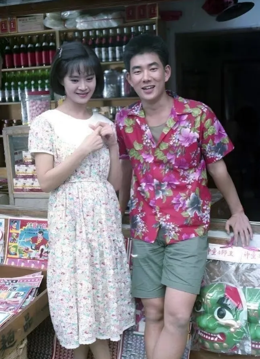 任贤齐旁边的美女是谁？