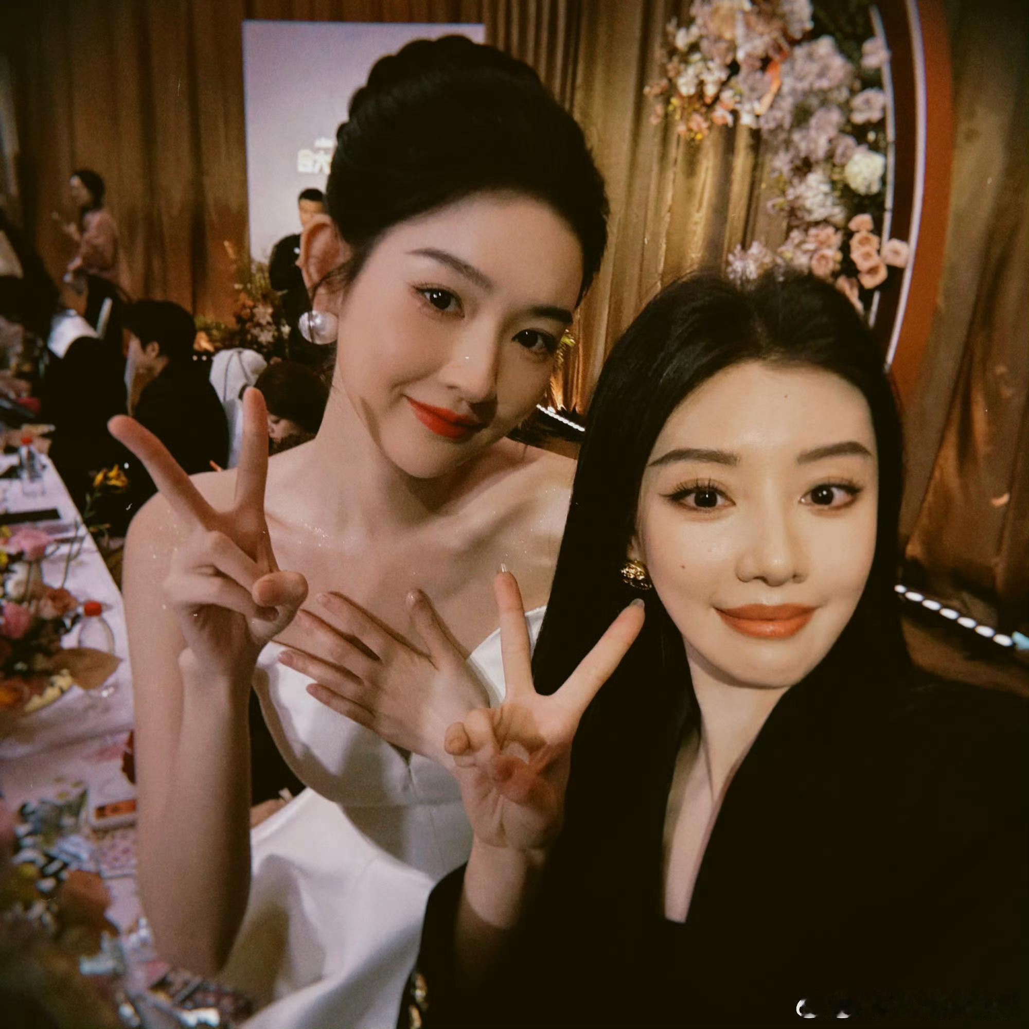 王鹤润吐槽王玉雯王鹤润背刺王鹤润吐槽王玉雯古装忘切号了这是，这算背刺吗俩人