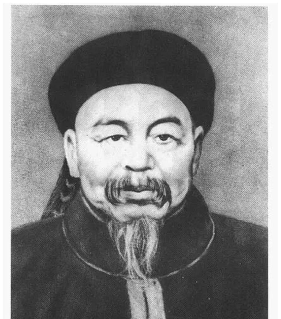 左宗棠倒插门进了周家，连生三个女儿后，妻子劝他纳妾，左宗棠死活不肯，岳母说：“要