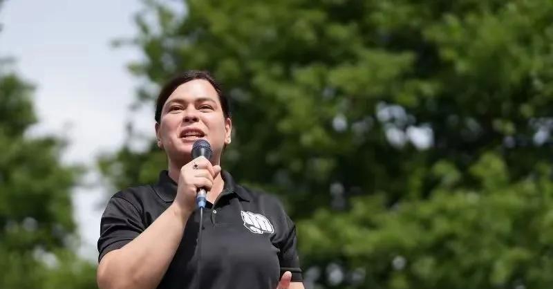 12日莎拉在菲律宾独立日庆典演讲中发声质疑中期选举结果称咨询信息技术专家与自