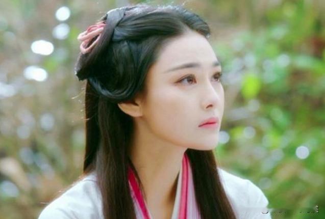 《寻秦记》里有一个悲剧人物，就是李嫣嫣。李嫣嫣在少女时代就因为美貌受尽欺凌，她