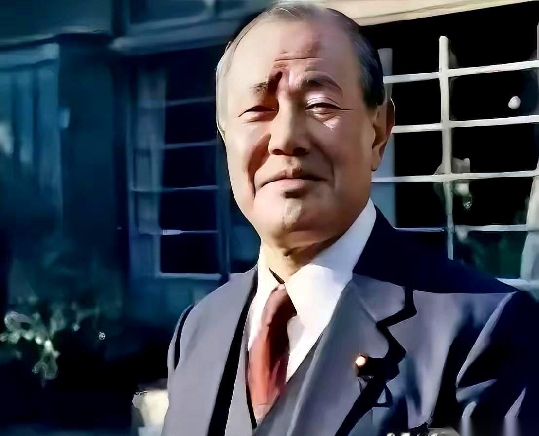 你以为人家怕的是咱们的航母？怕咱们的火箭炮？错了。人家真正怕的，是咱们哪天回过