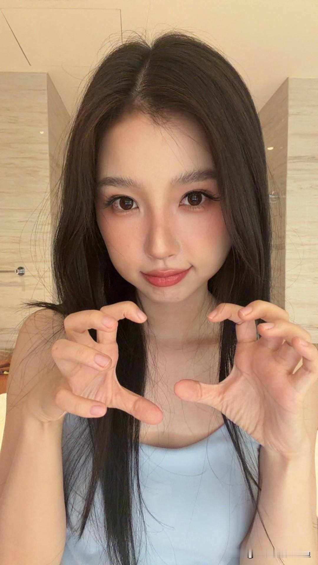 虞书欣分享图片