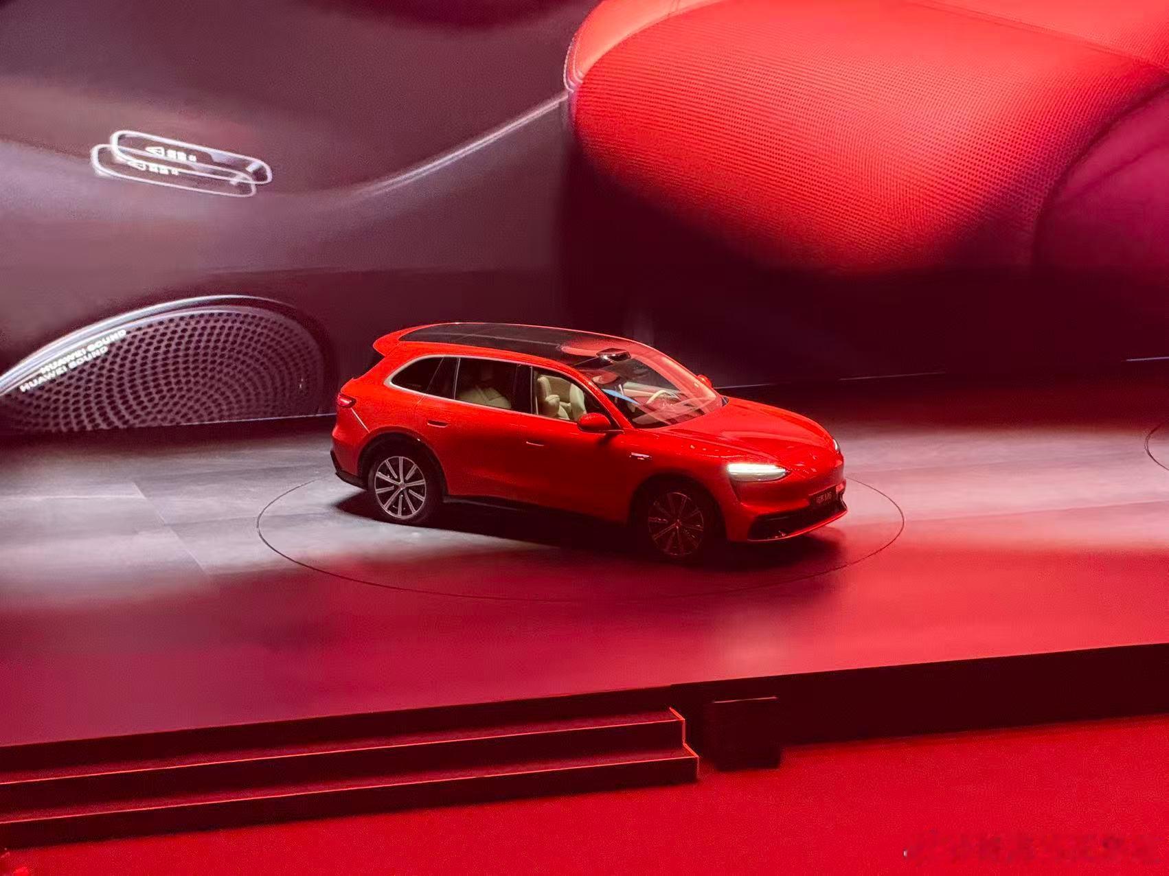 胖哥汽车频道问界M6上市，共4款车型，售价区间为25.98万至29.98万元。