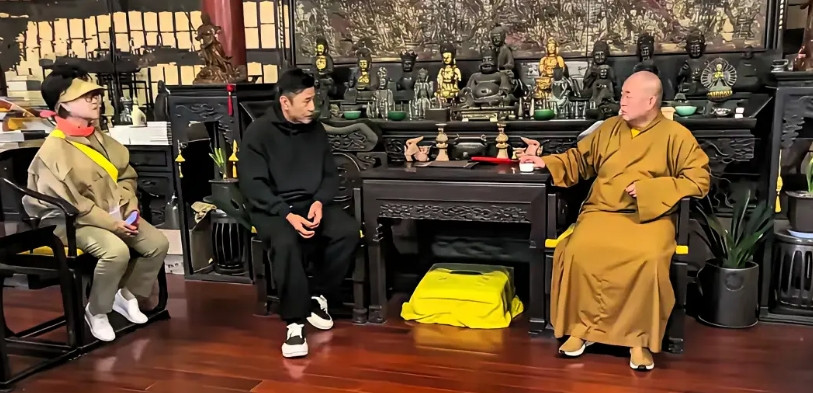 你在喝茶，客人连水杯都没有？在演员于荣光去少林寺拜访释永信的时候，发现一个细节