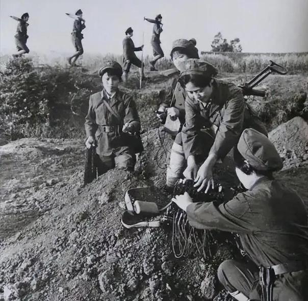 1979年2月17日南疆自卫作战全面打响，我方主力全数推进越北地带，后方边境防守