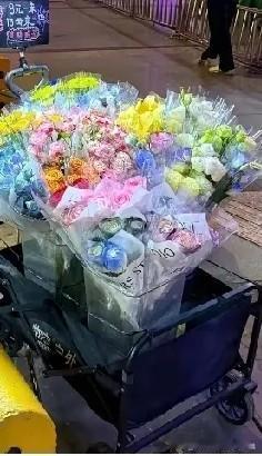 天下第一傻，就是借钱给别人，第二傻，是借出去后还指望对方按时还。第三傻，把“