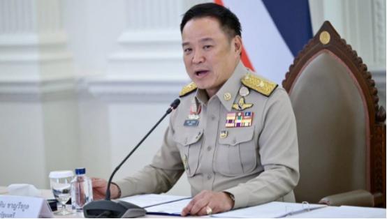 阿努廷拒绝立刻停火，特朗普终于恼羞成怒，第一道大棒砸向泰国支柱？日前，美国驻泰