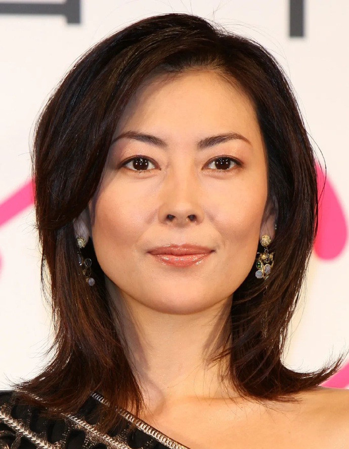 日本影后婚内出轨，儿子不愿继承遗产她，是日本影坛的传奇影