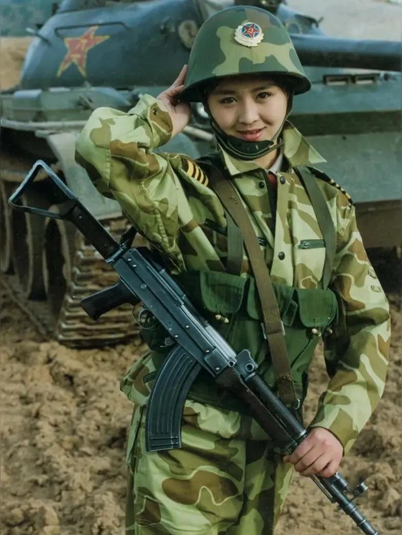 这么好的自动步枪，不应该退役啊！个人认为“八一杠”只要稍微进行一些现代化改进，