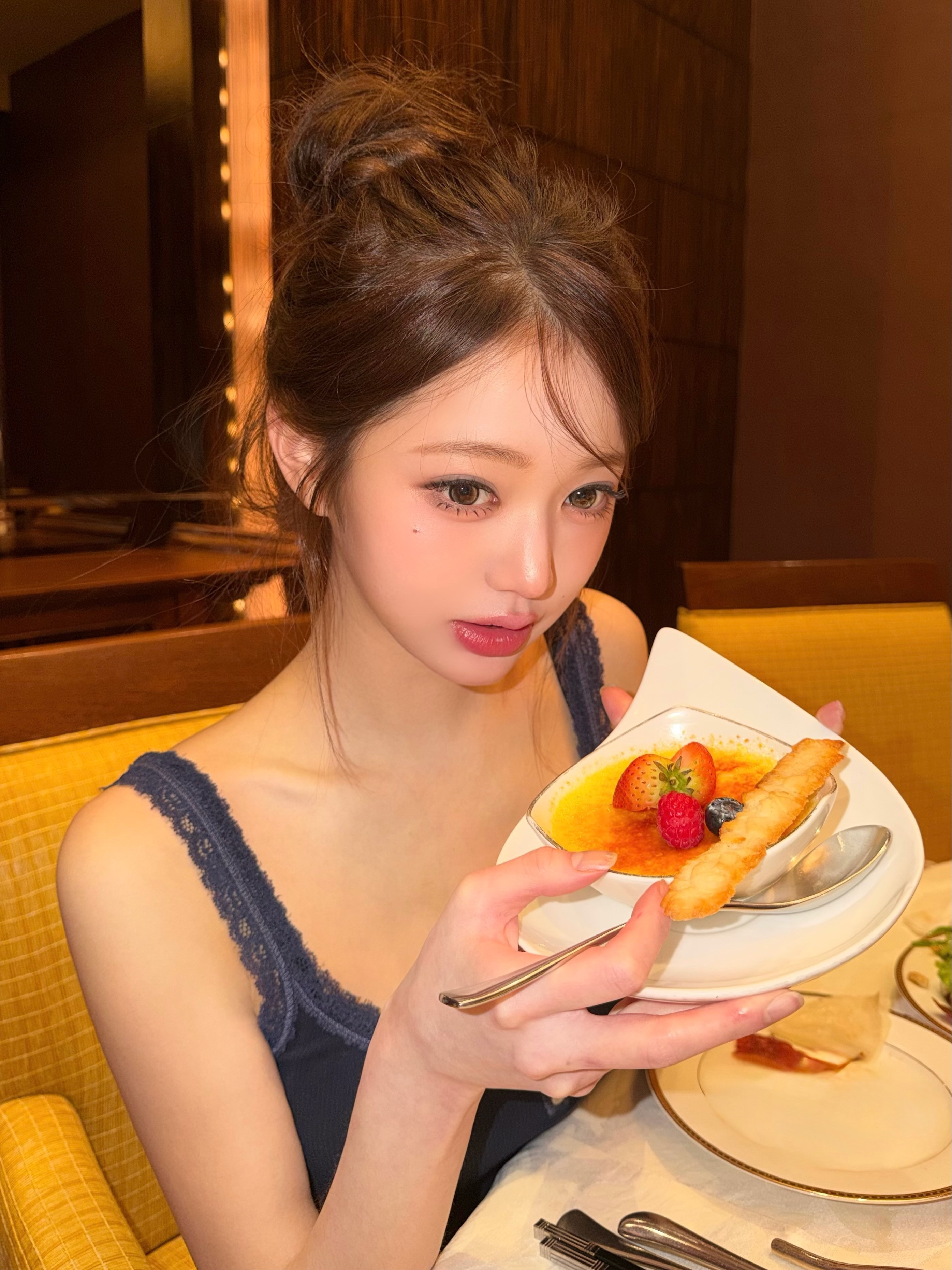 🥨🍽️*张元英