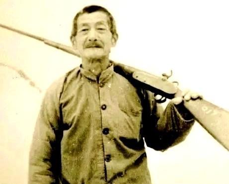 九十年代打兔子的土铳，村民是怎么手搓？在1996年禁枪以前，民间有很多猎