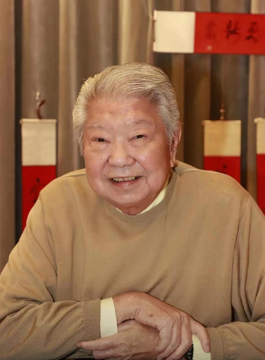 蔡澜说：“什么是低端家庭？你去他们家吃一顿饭就知道了。所谓的低端家庭并不是生活困