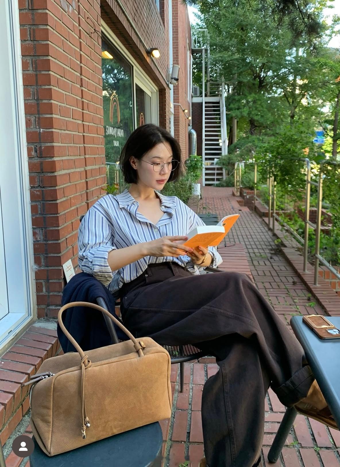 穿搭分享连续更新第2629天韩国时尚女生日常搭配短发女生看过来韩系穿搭超能新星