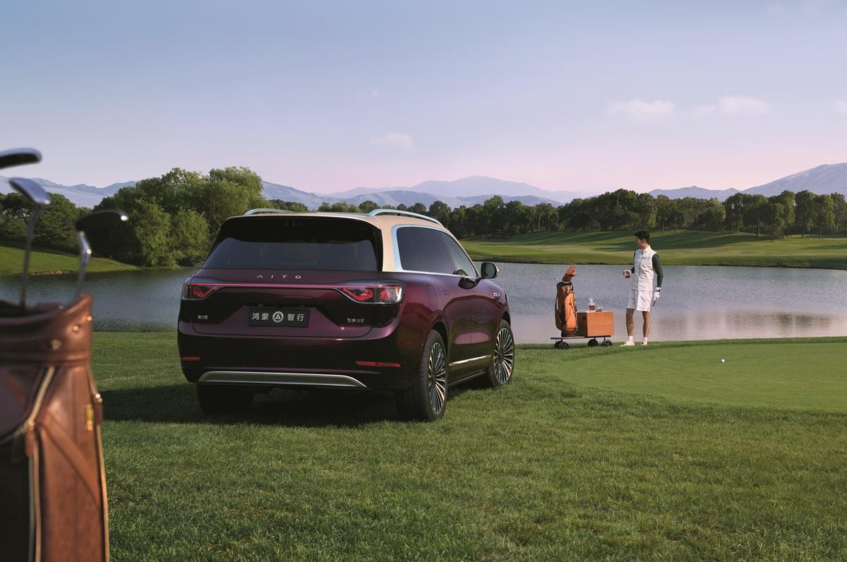 万万没想到，鸿蒙智行在3月4日再次给喜欢它的用户带来了惊喜！就在鸿蒙智行技术焕新