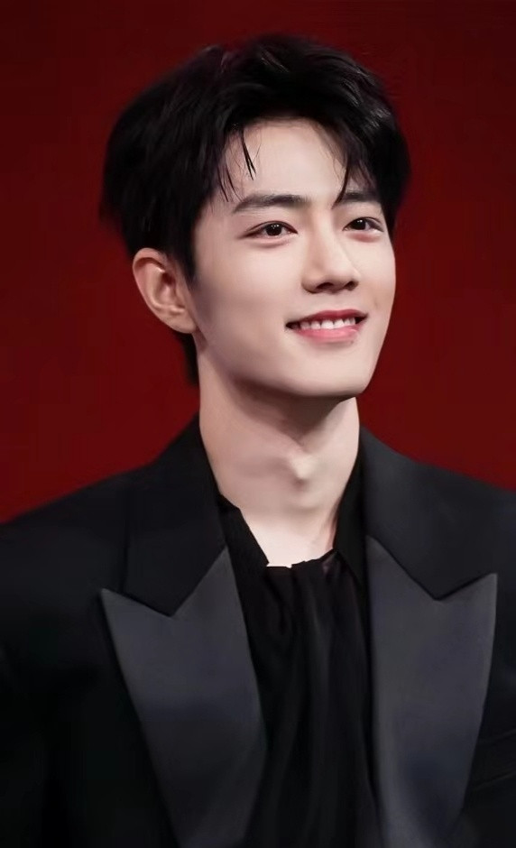 肖战肖战当之无愧的世界首帅！！！肖战好立体的五官​​​