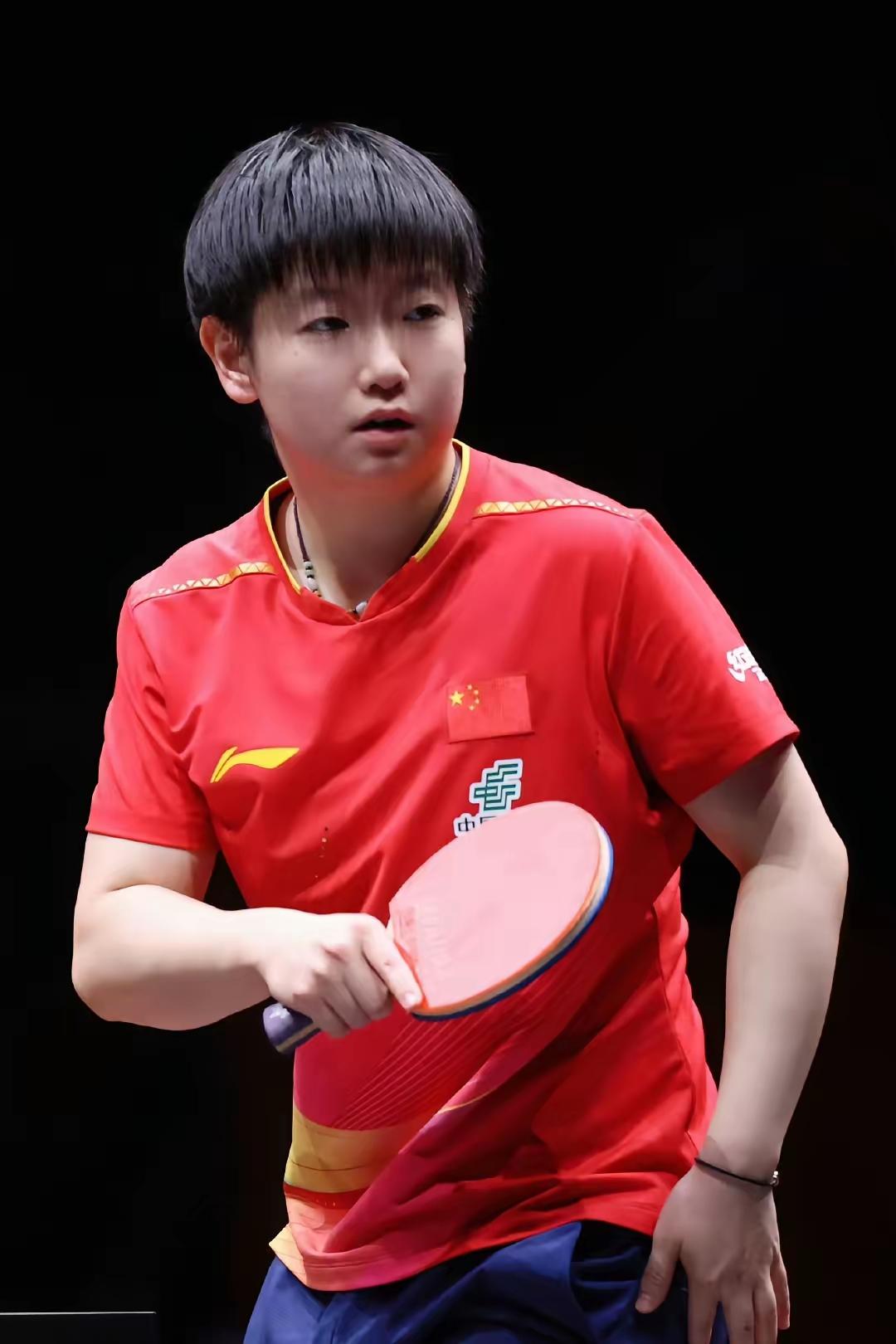 莎莎辛苦了，加油孙颖莎刚刚和大头混双组合战胜了香港主场的黄镇庭和杜凯琹，而且打