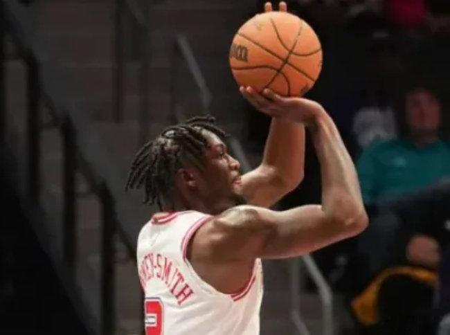 美记：芬尼-史密斯在火箭的表现已经到了几乎无法上场的地步NBA常规赛，火箭在10