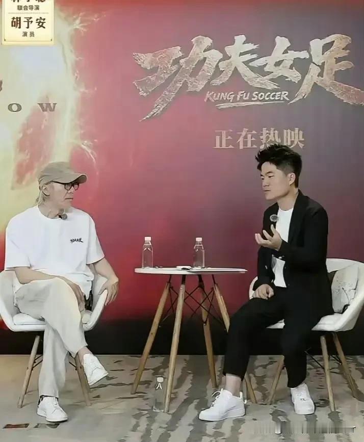 董宇辉的人设迟早会坍塌。当周星驰质疑董宇辉看大话西游500遍的时候，董宇辉还是一