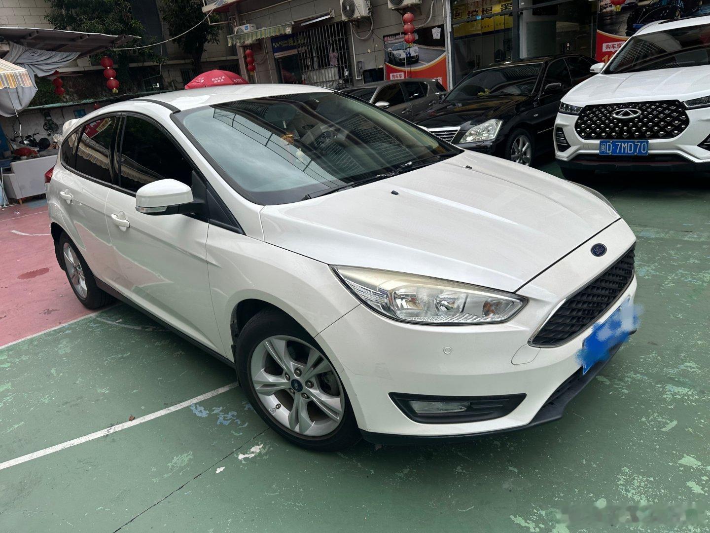 下午收了台粉丝大哥的17年11月上牌1.6排量福特福克斯两厢自动挡，8.7万公里