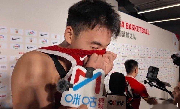 【王俊杰赛后激动落泪，王俊杰说杨瀚森NBA超高水平】8月31日讯男篮世亚预阶段