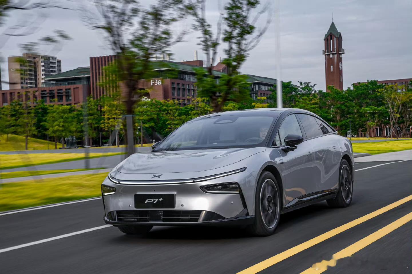 新款小鹏P7+即将全球36国发布新款小鹏P7+，最大亮点，有增程版配备49.2k