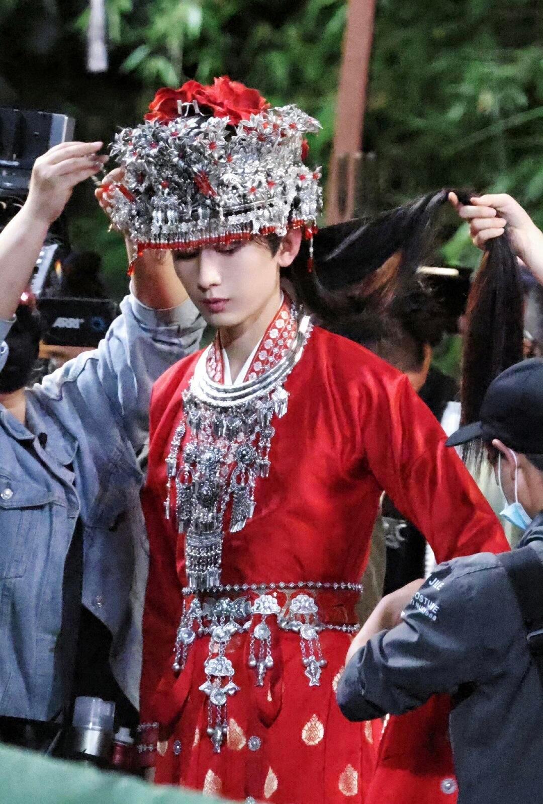 成毅老师李莲花女装美起来真没女人啥事了