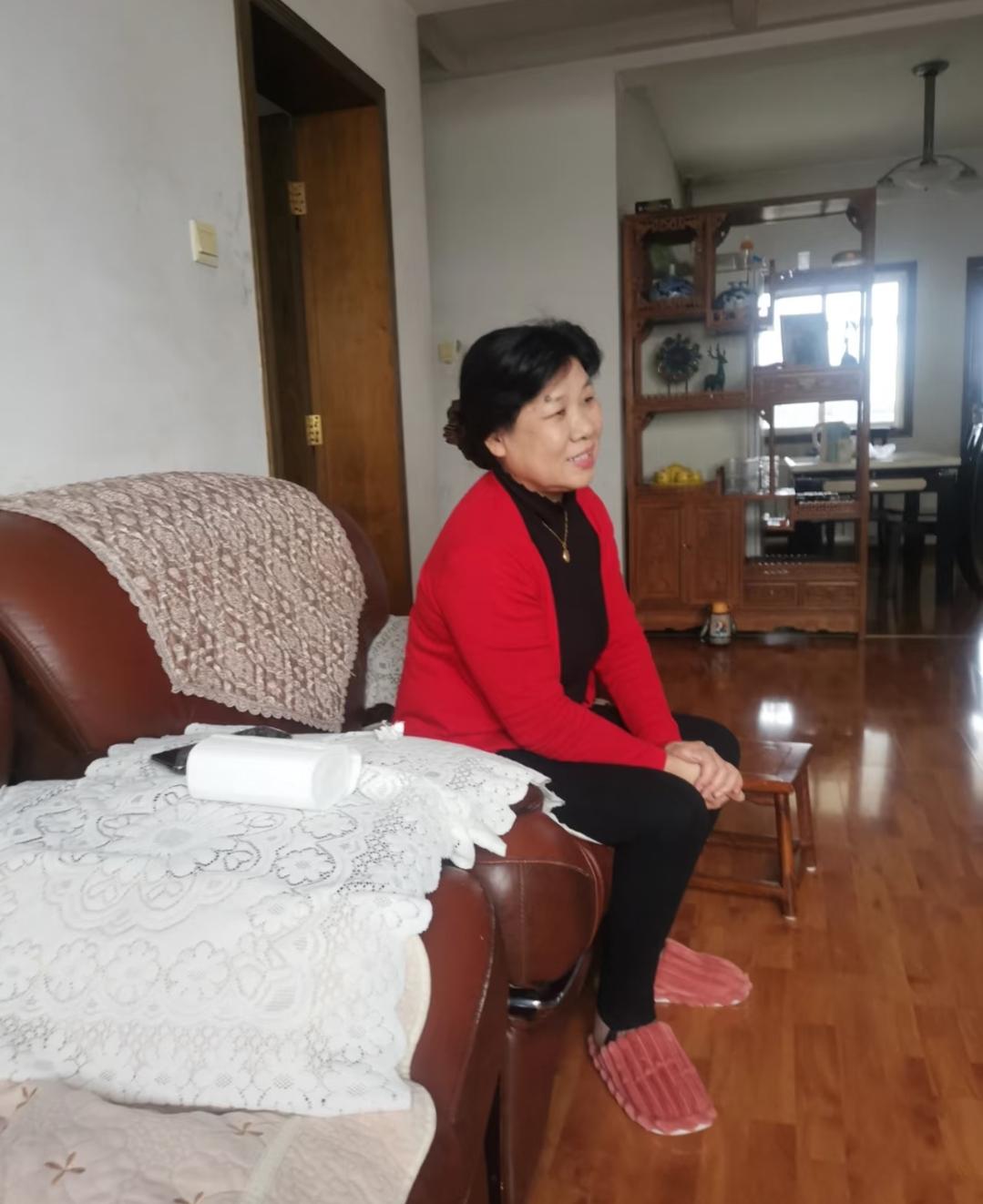 谁懂啊！婆婆打工两年回家，进门没抱孙子，直奔主题要离婚！公公手里的搪瓷缸“